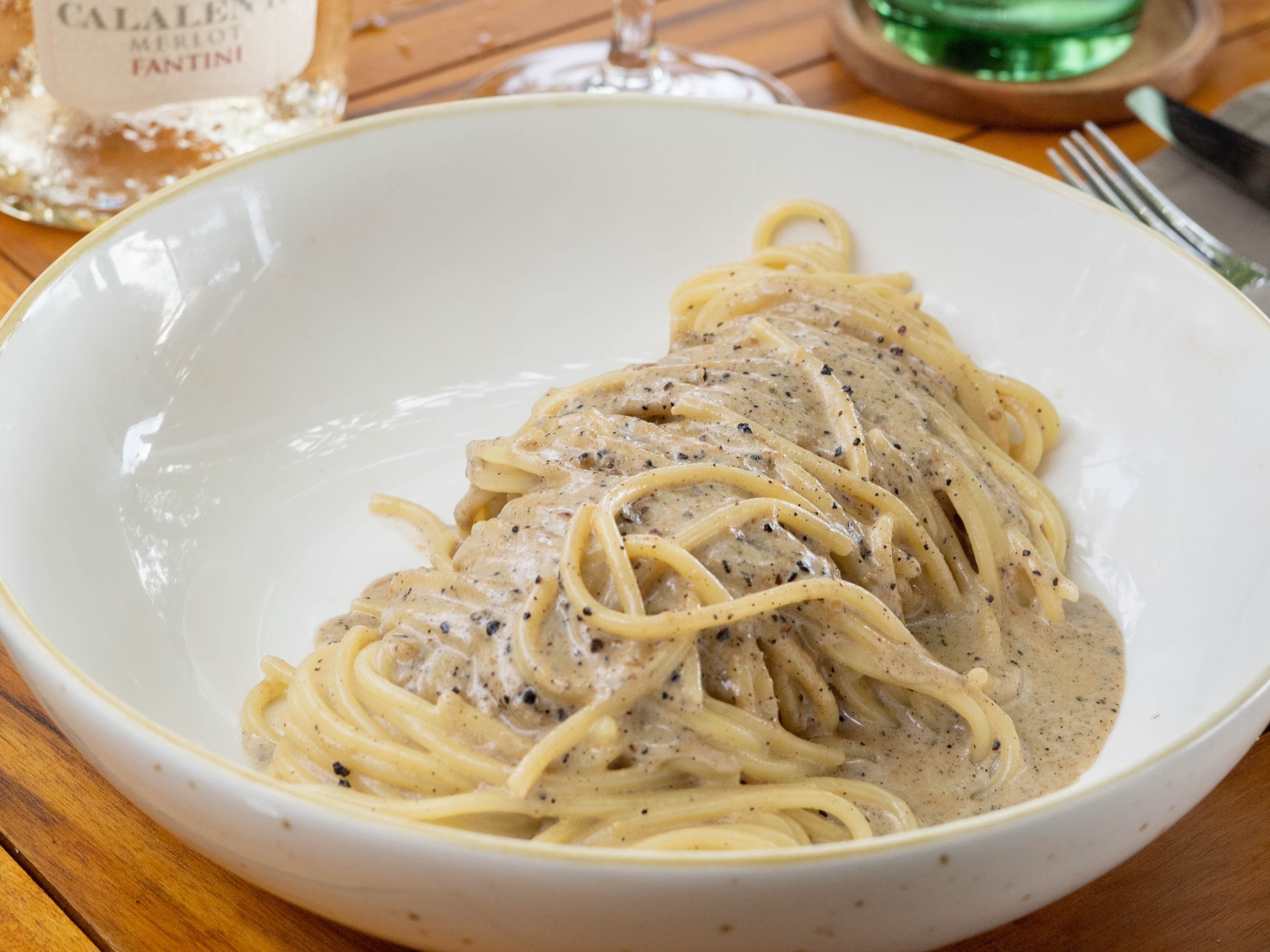 Nooq Trattoria & Sunset Bar